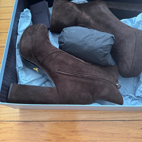 Boots - Picture 5 of 6